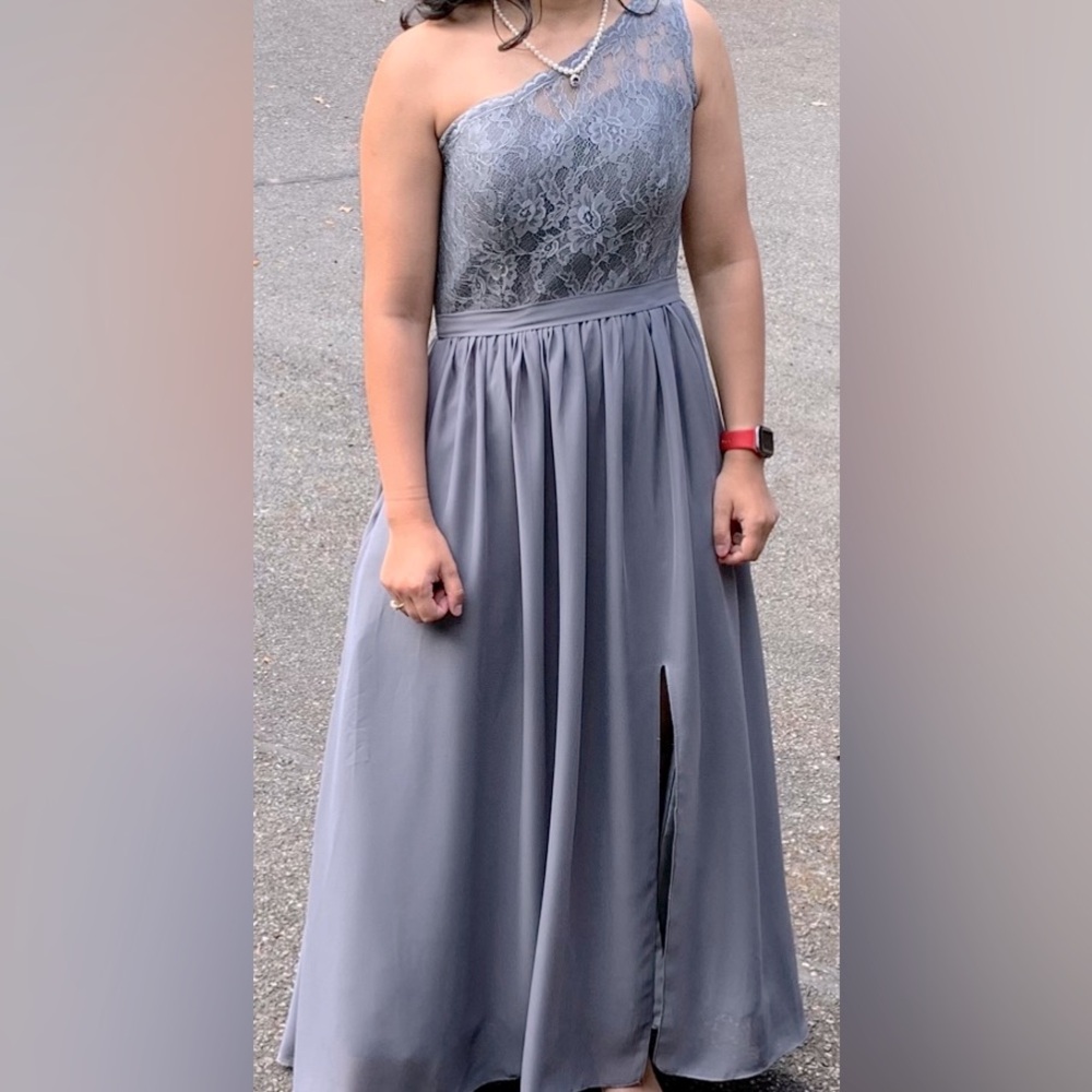 Elegant Gray One-Shoulder Lace Dress